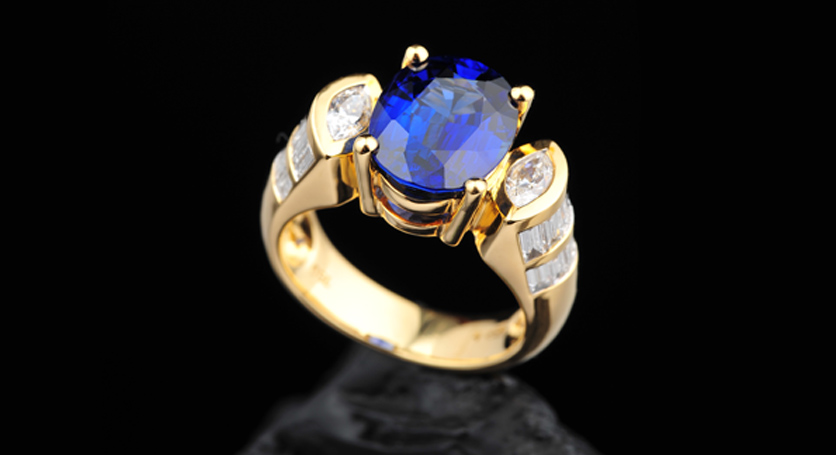 18K Yellow Gold with Sapphire and Diamond Ring