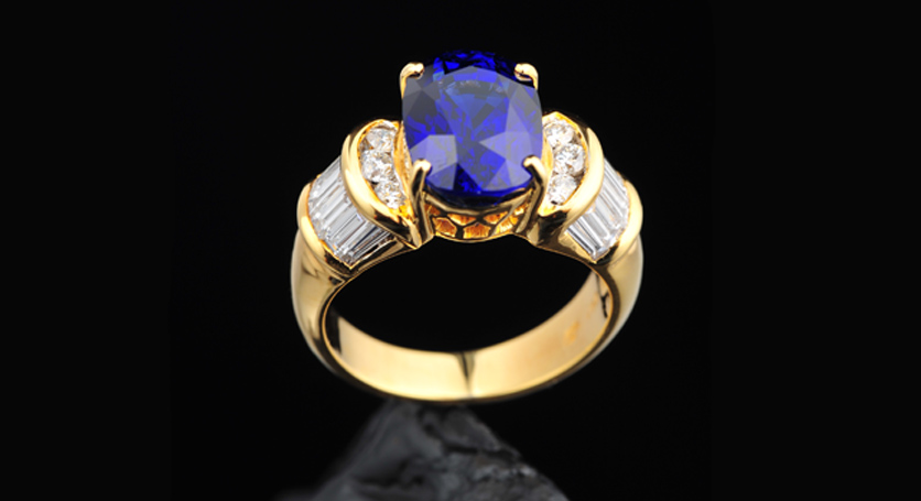 18K Yellow Gold with Sapphire and Diamond Ring
