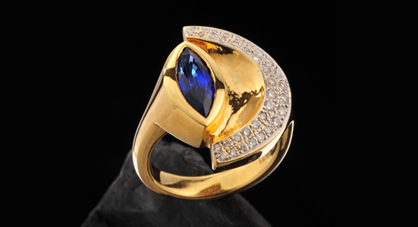 18K Yellow Gold with Sapphire and Diamond Ring
