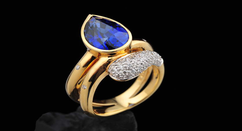 18K Yellow Gold with Sapphire and Diamond Ring
