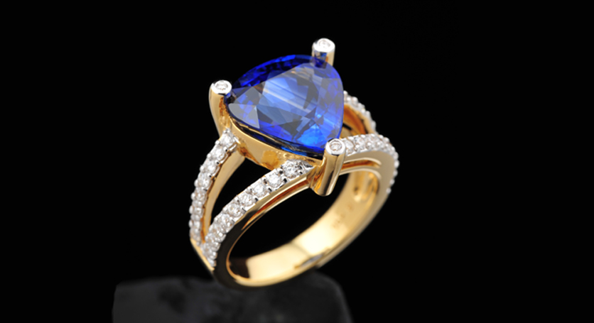 18K Yellow Gold with Sapphire and Diamond Ring