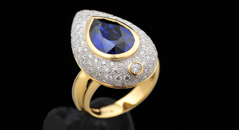 18K Yellow Gold with Sapphire and Diamond Ring