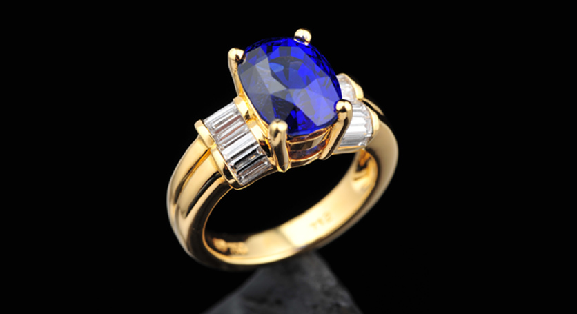 18K Yellow Gold with Sapphire and Diamond Ring