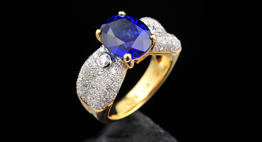 18K Yellow Gold with Sapphire and Diamond Ring