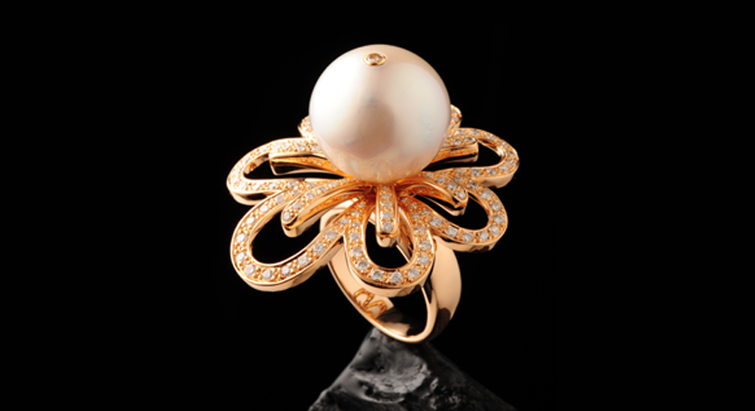 18K Yellow Gold with Southsea Pearl and Diamond Ring