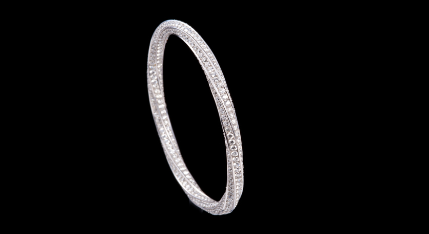 18K White Gold with Diamond Bangle