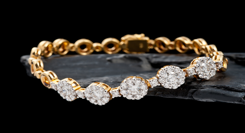 18K Yellow Gold with Diamond Bracelet