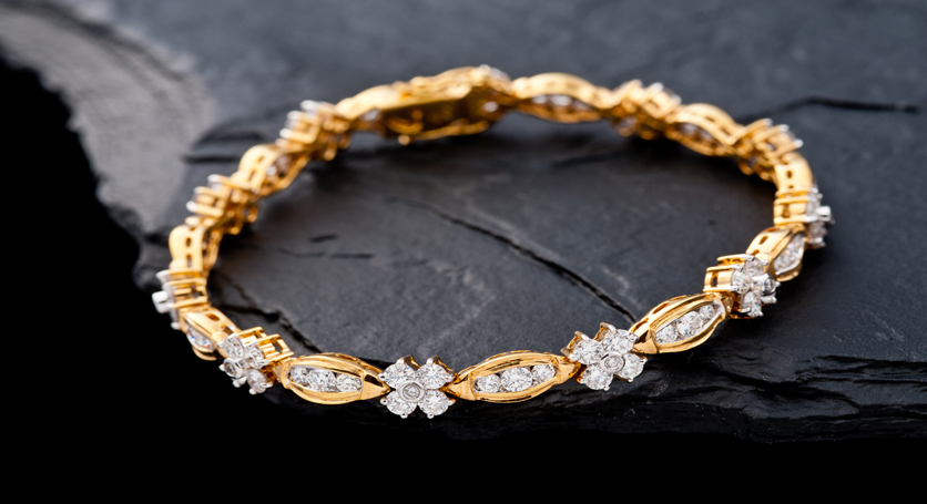 18K Yellow Gold with Diamond Bracelet
