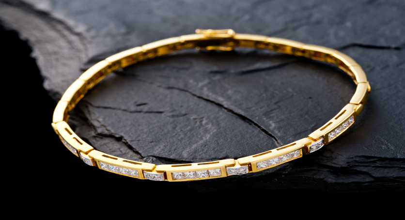 18K Yellow Gold with Diamond Bracelet