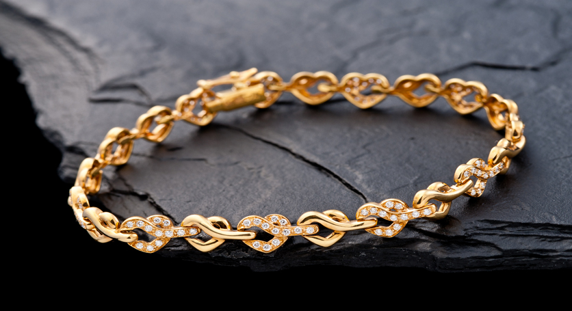 18K Yellow Gold with Diamond Bracelet