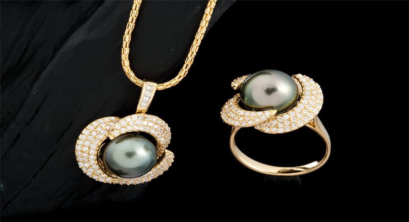 18K Yellow Gold with Southsea Pearl and Diamond Pendant and Ring