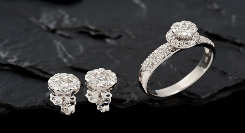 18K White Gold with Diamond Ring and Earring