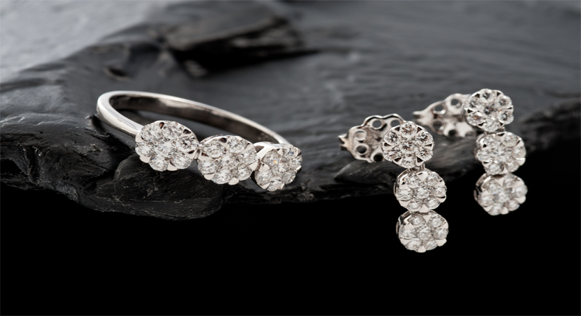 18K White Gold with Diamond Ring and Earring