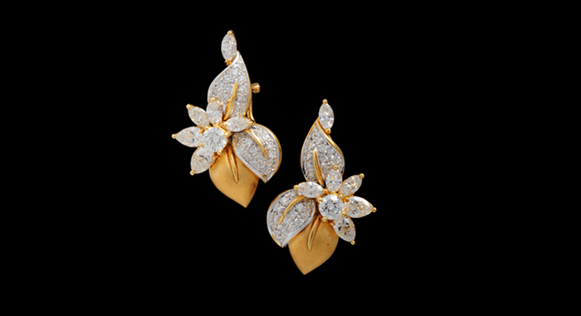 18K Yellow Gold with Diamond Earring