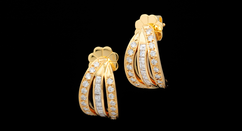 18K Yellow Gold with Diamond Earring