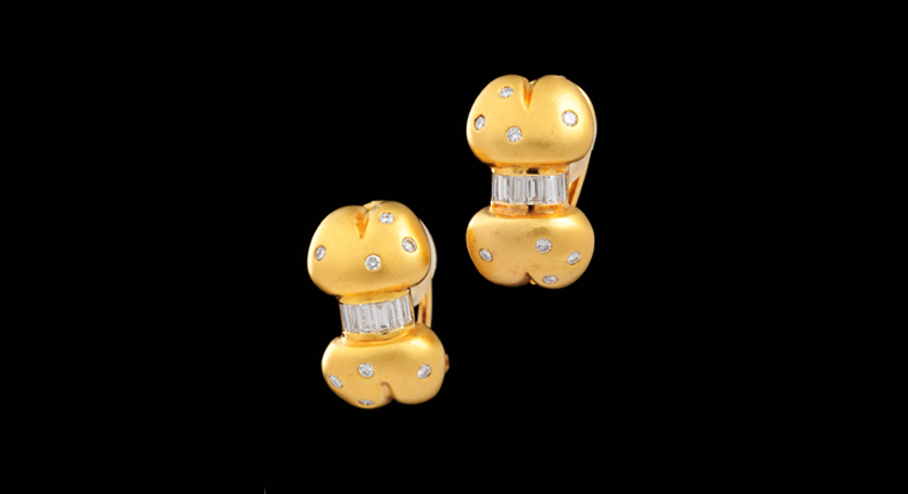 18K Yellow Gold with Diamond Earring