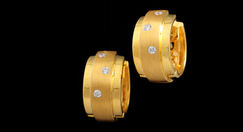 18K Yellow Gold with Diamond Earring