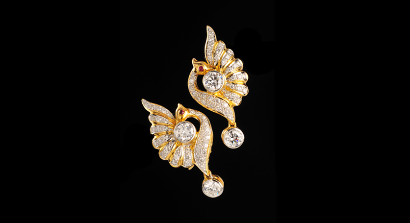 18K Yellow Gold with Diamond Earring