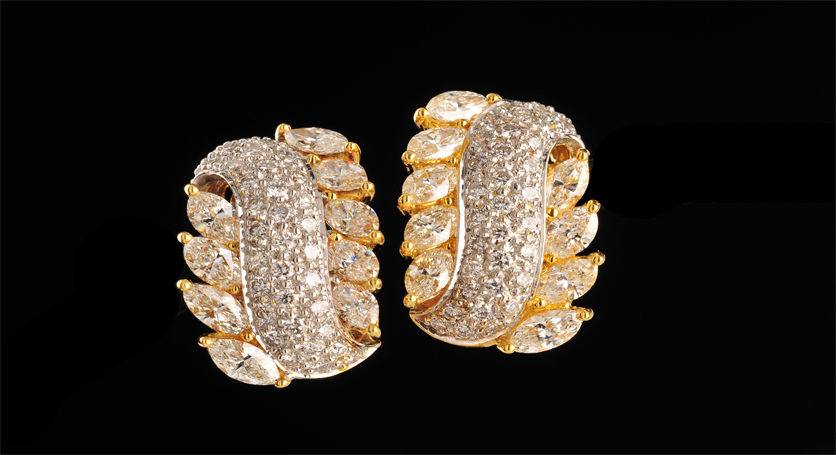 18K Yellow Gold with Diamond Earring