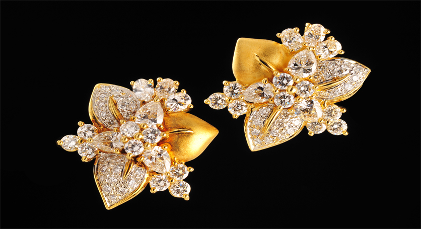 18K Yellow Gold with Diamond Earring