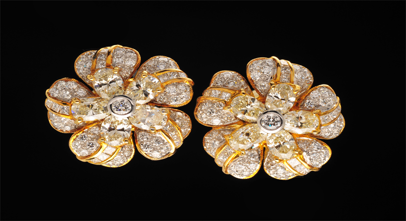 18K Yellow Gold with Diamond Earring