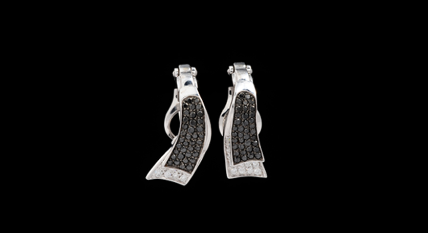 18K White Gold with Diamond Earring