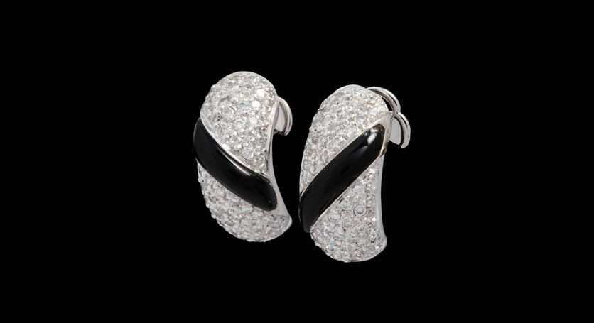 18K White Gold with Diamond Earring