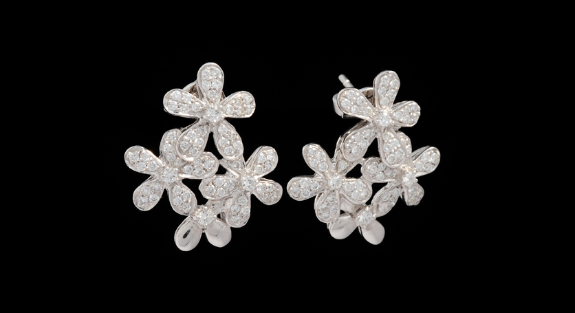 18K White Gold with Diamond Earring