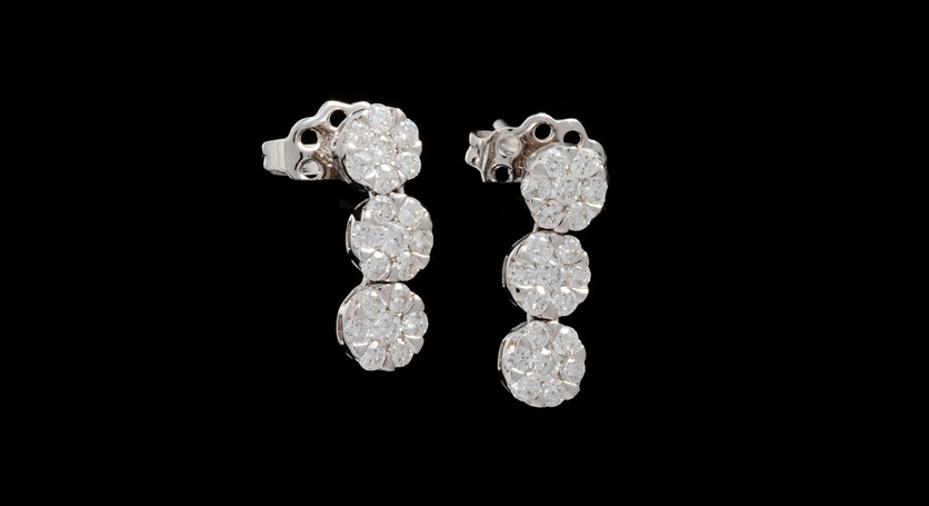 18K White Gold with Diamond Earring
