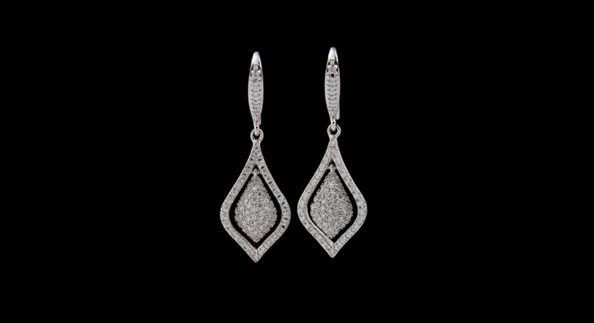 18K White Gold with Diamond Earring