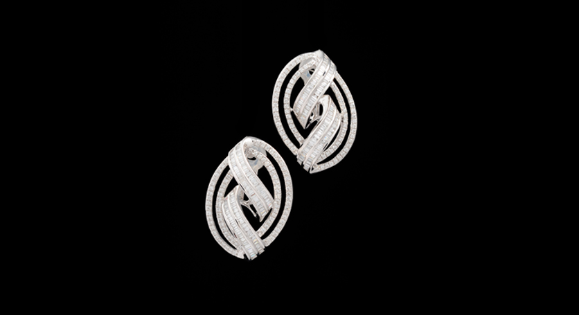 18K White Gold with Diamond Earring