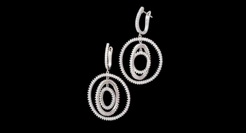 18K White Gold with Diamond Earring