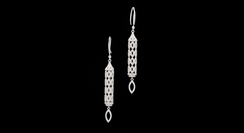 18K White Gold with Diamond Earring