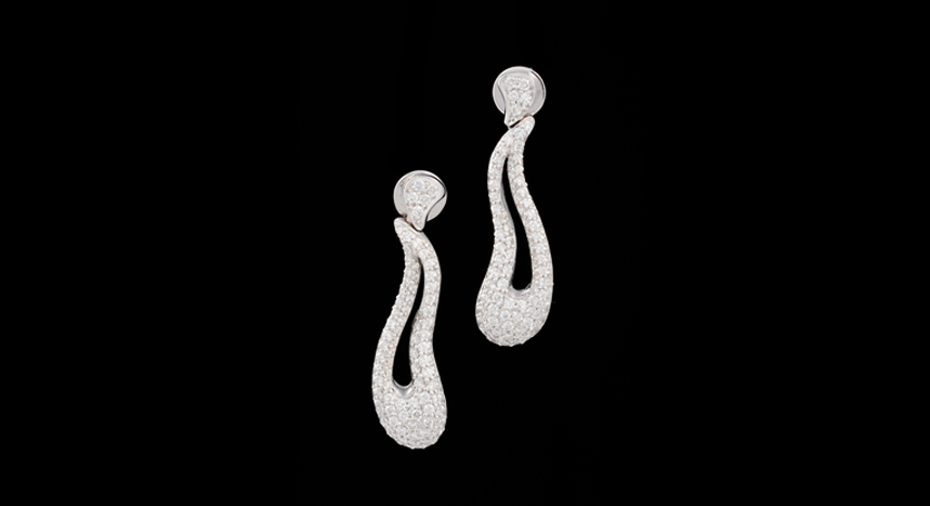 18K White Gold with Diamond Earring