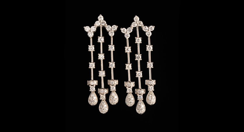 18K White Gold with Diamond Earring