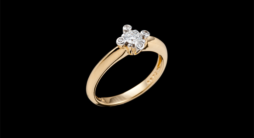 18K Yellow Gold with Diamond Ring
