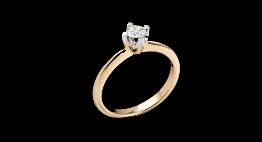 18K Yellow Gold with Diamond Ring