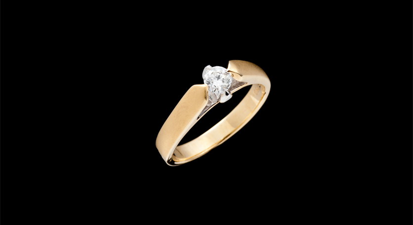 18K Yellow Gold with Diamond Ring