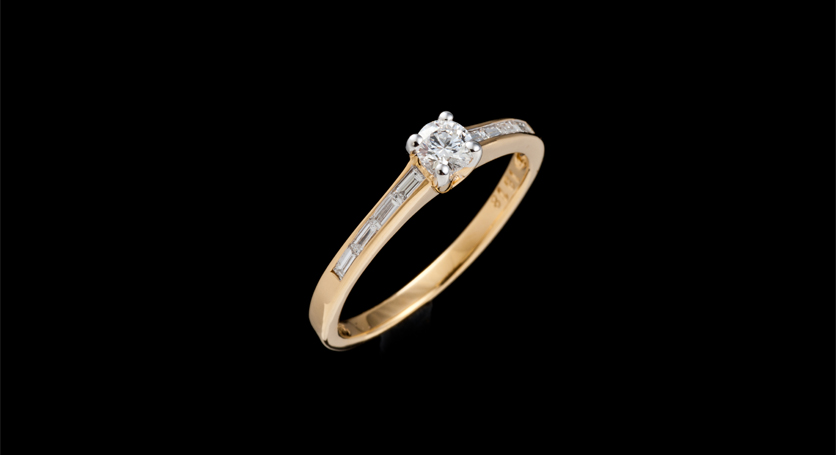 18K Yellow Gold with Diamond Ring