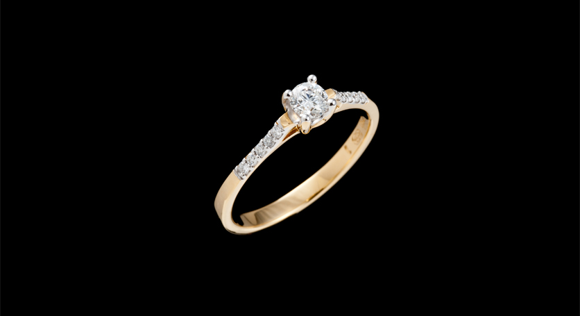 18K Yellow Gold with Diamond Ring