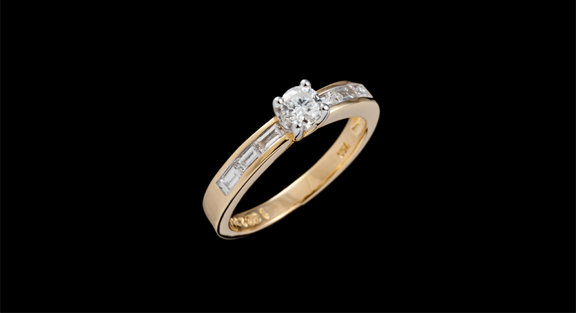 18K Yellow Gold with Diamond Ring