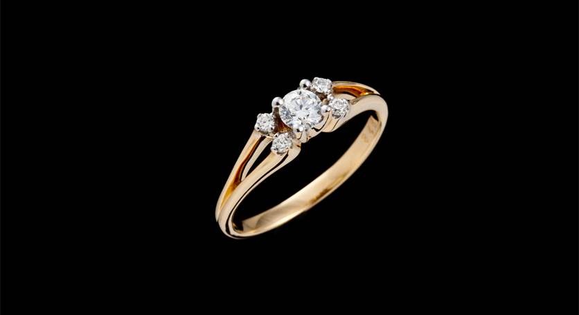 18K Yellow Gold with Diamond Ring