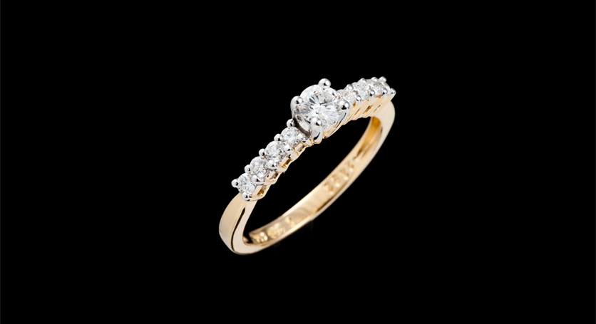 18K Yellow Gold with Diamond Ring