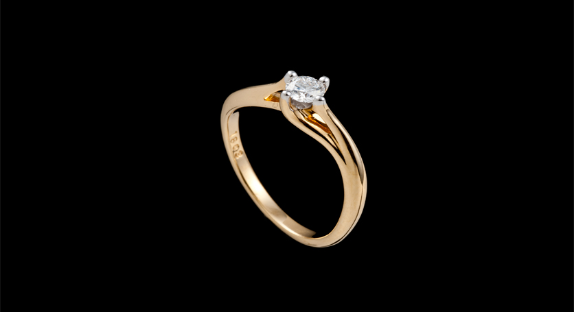 18K Yellow Gold with Diamond Ring