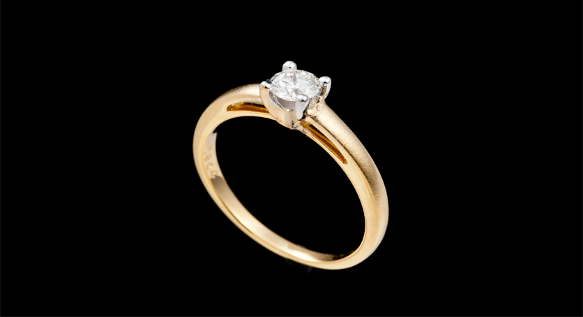18K Yellow Gold with Diamond Ring