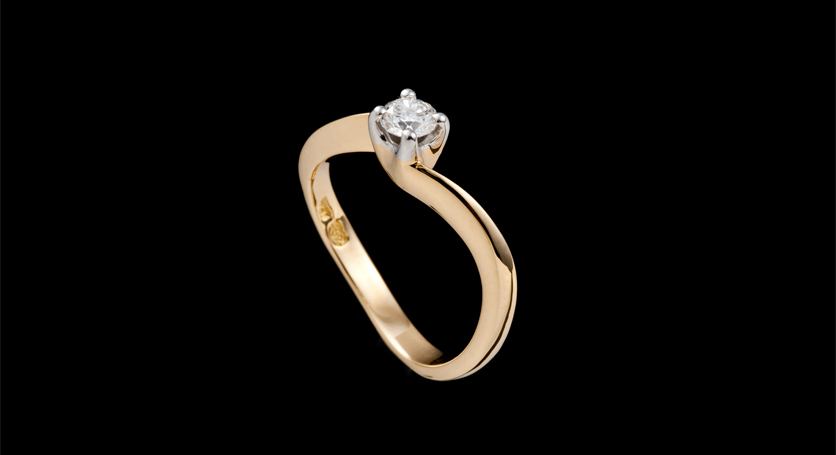 18K Yellow Gold with Diamond Ring