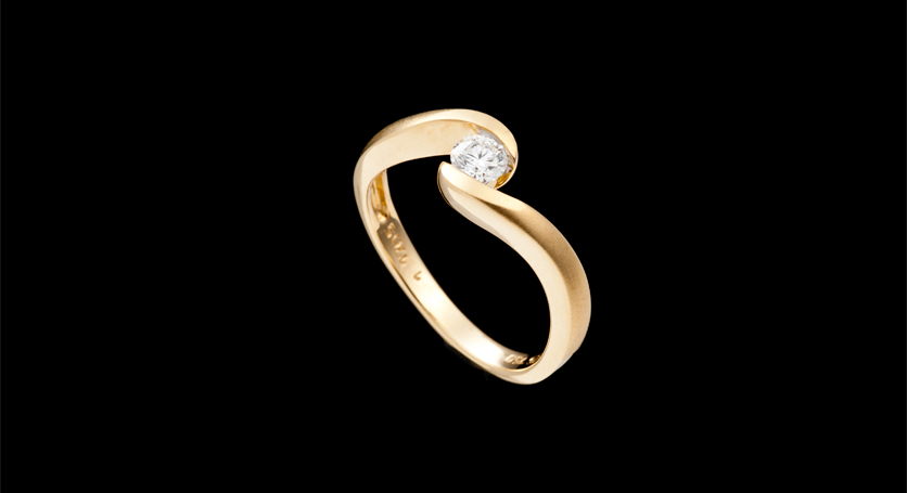 18K Yellow Gold with Diamond Ring