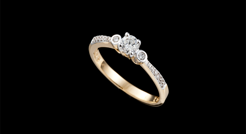 18K Yellow Gold with Diamond Ring