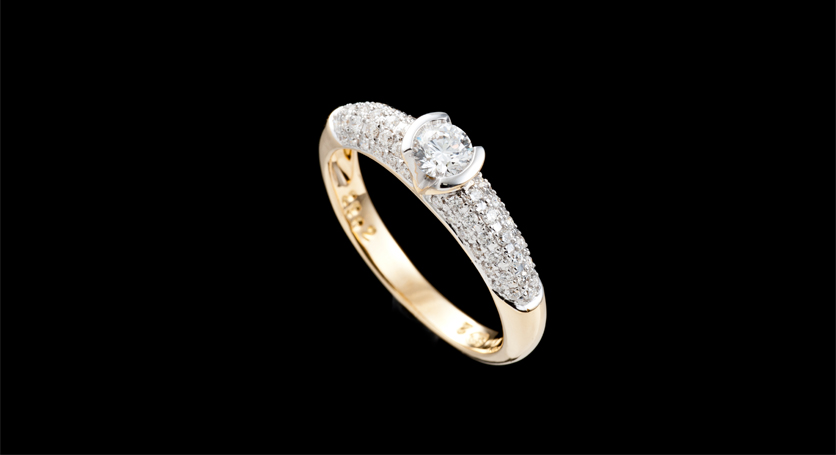 18K Yellow Gold with Diamond Ring