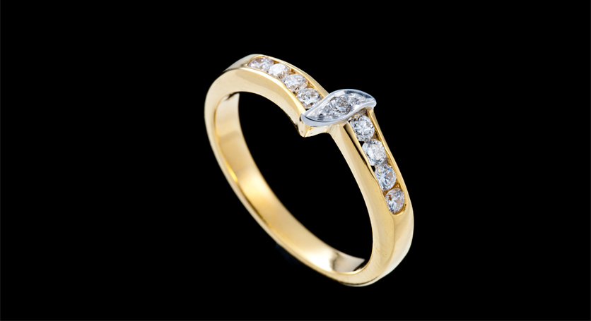 18K Yellow Gold with Diamond Ring